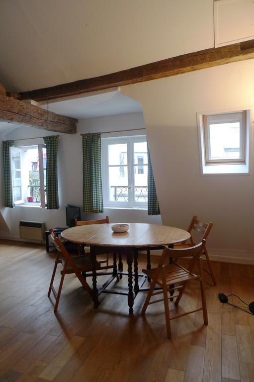 Appartamento Le Jardin Du Marais Parigi Camera foto